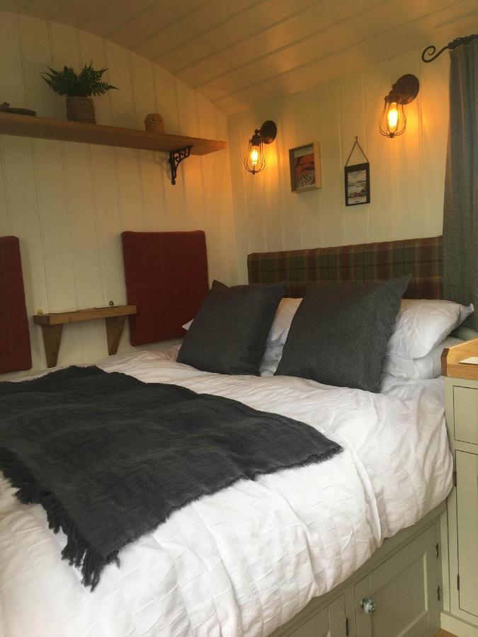 40 Bernisdale - Shepherds Hut Skeabost Екстериор снимка